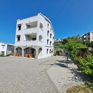 Leticia Apartment