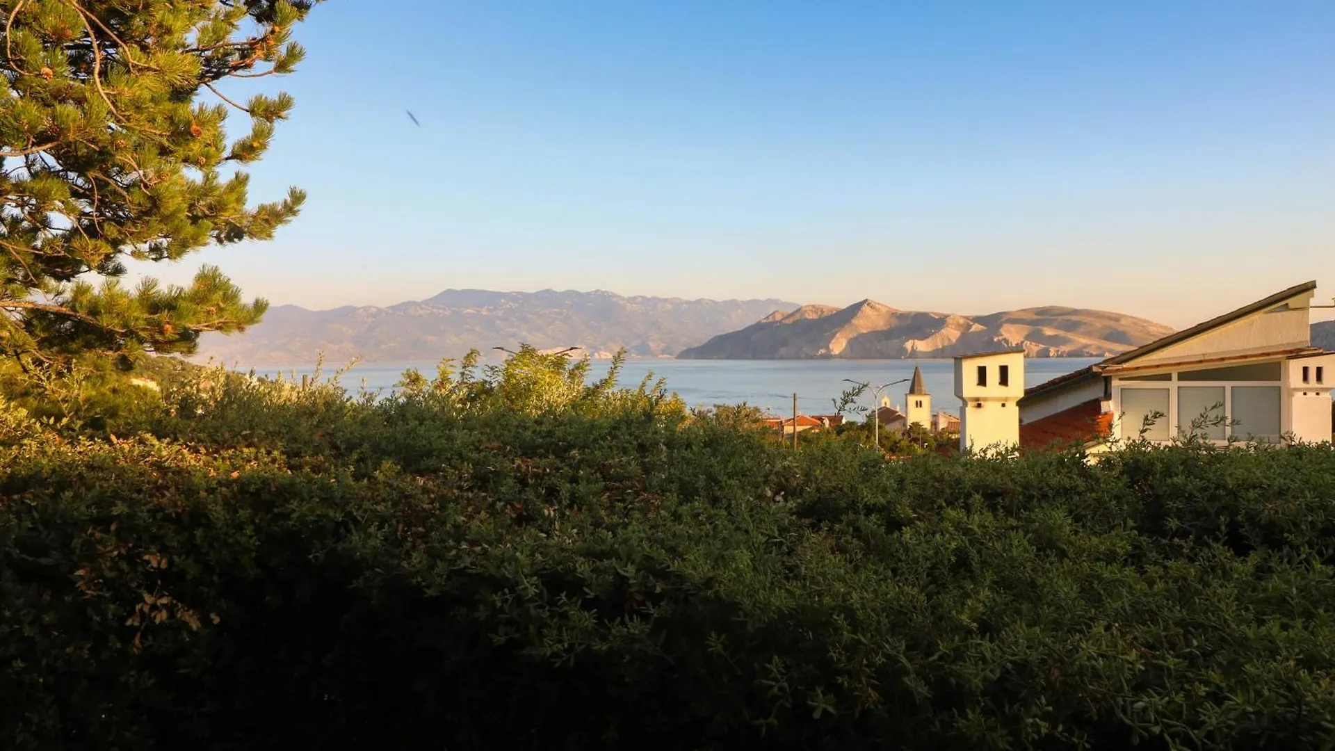 Apartments With A Parking Space Baska, Krk - 19530 Baska (Krk)