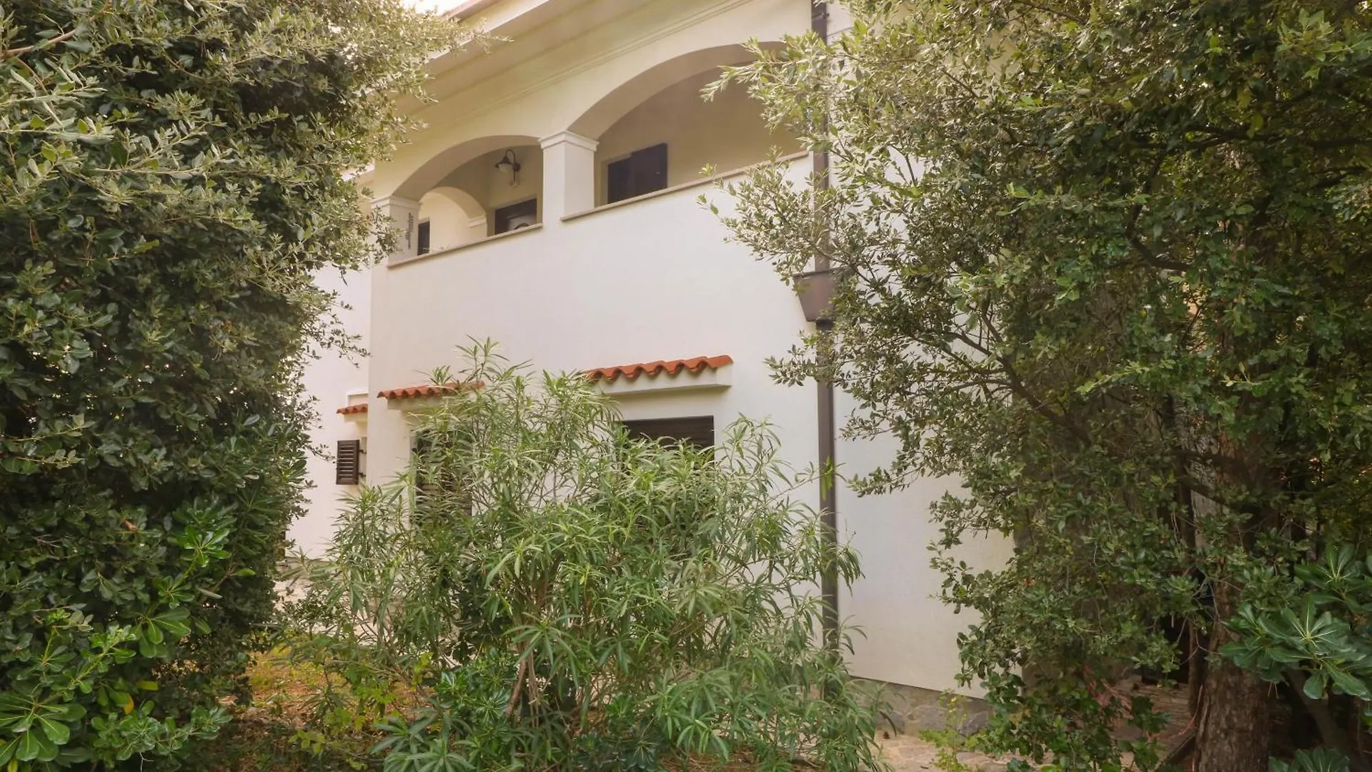 Apartments With A Parking Space Baska, Krk - 19530 contacts